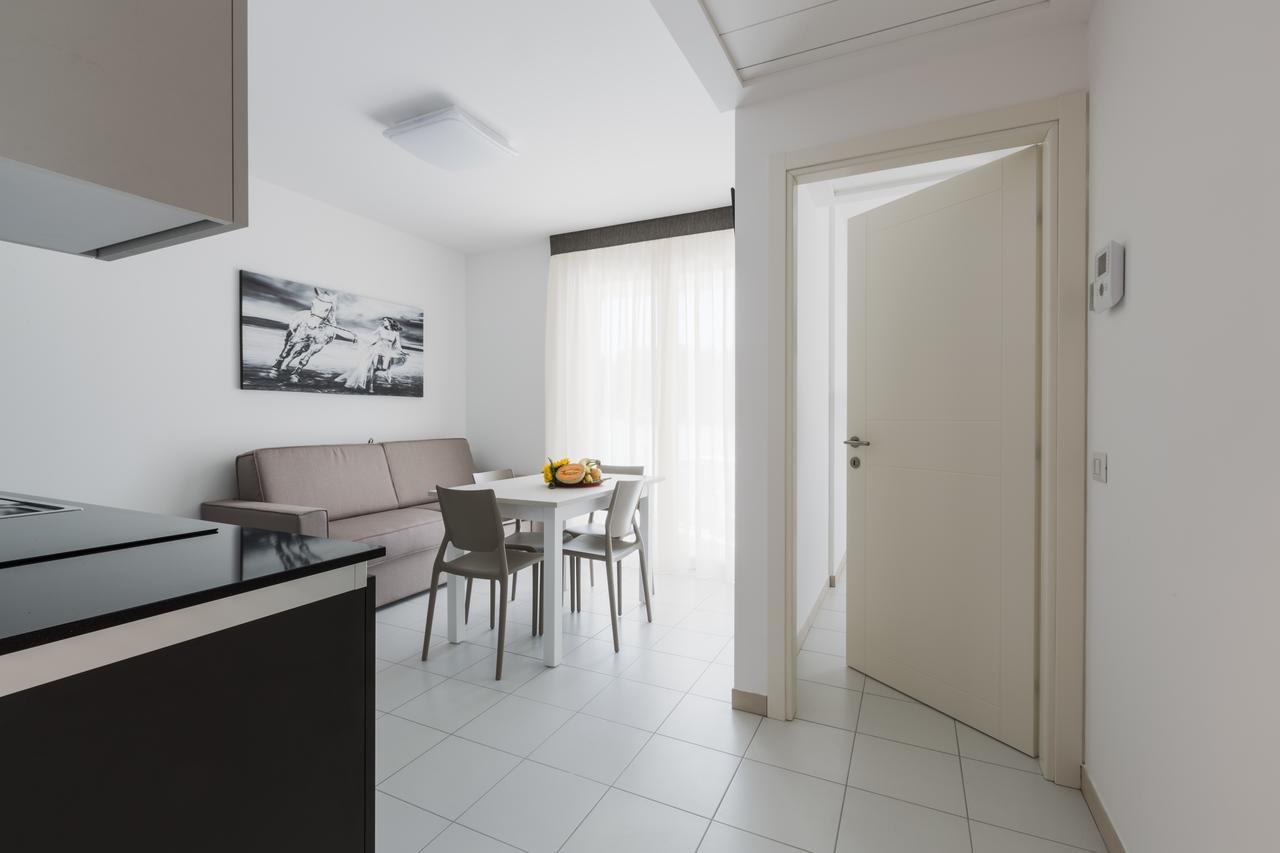 Residence Perla Verde Риччоне Екстер'єр фото